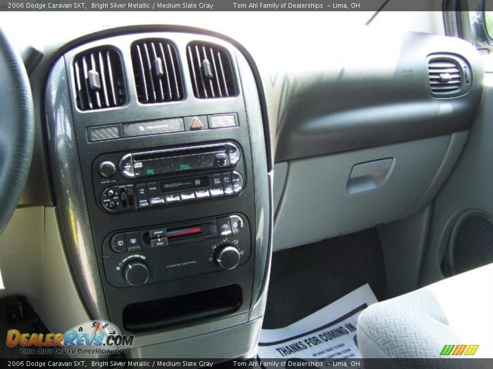 2006 Dodge Caravan SXT Bright Silver Metallic / Medium Slate Gray Photo #18