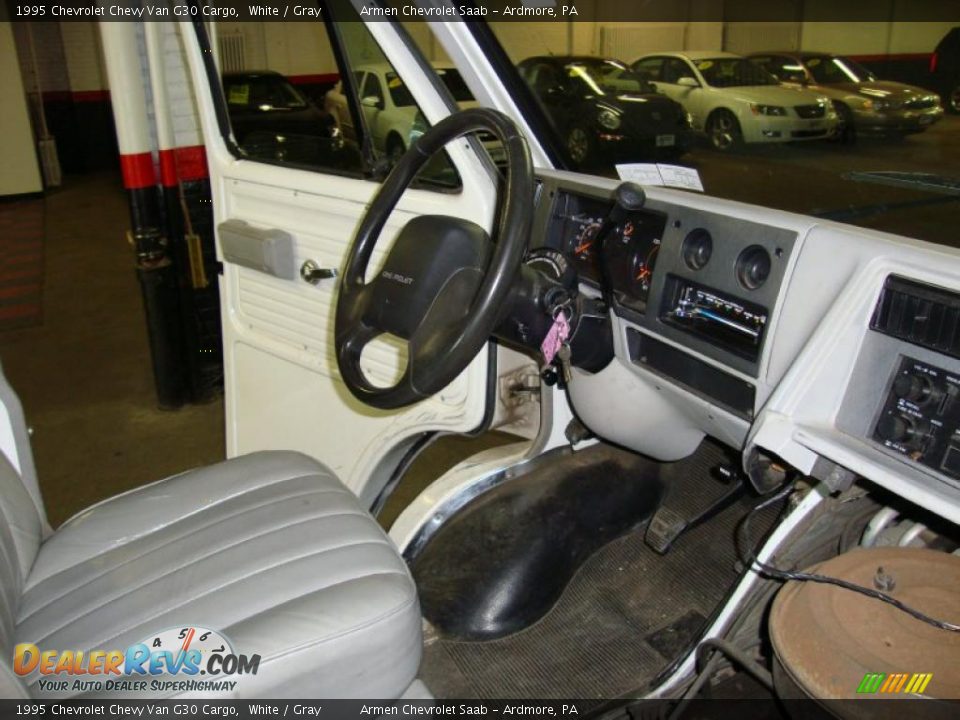 1995 Chevrolet Chevy Van G30 Cargo White / Gray Photo #15