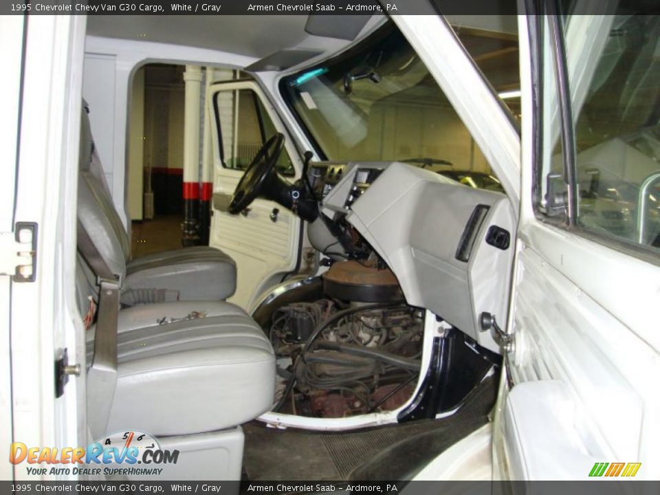 1995 Chevrolet Chevy Van G30 Cargo White / Gray Photo #16