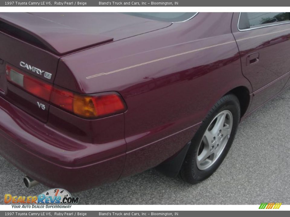 1997 Toyota Camry LE V6 Ruby Pearl / Beige Photo #6