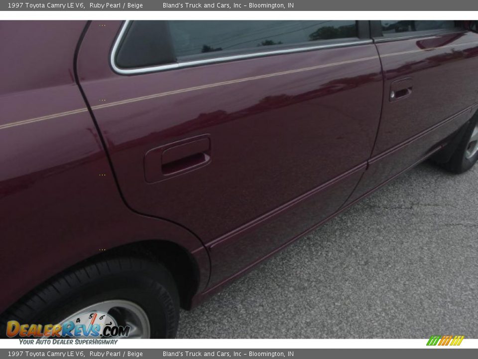 1997 Toyota Camry LE V6 Ruby Pearl / Beige Photo #7