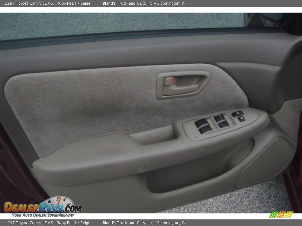 1997 Toyota Camry LE V6 Ruby Pearl / Beige Photo #15