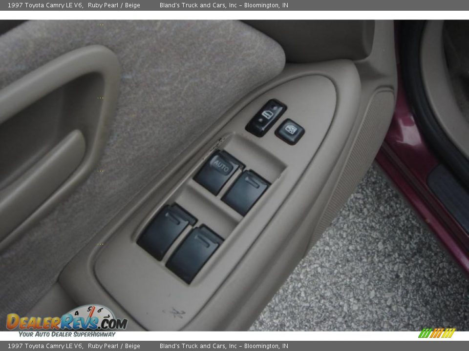 1997 Toyota Camry LE V6 Ruby Pearl / Beige Photo #16
