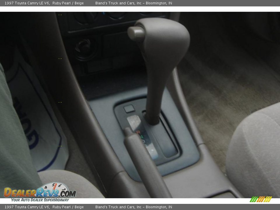 1997 Toyota Camry LE V6 Ruby Pearl / Beige Photo #25