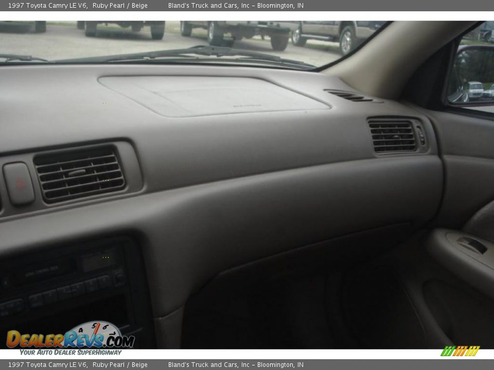 1997 Toyota Camry LE V6 Ruby Pearl / Beige Photo #26
