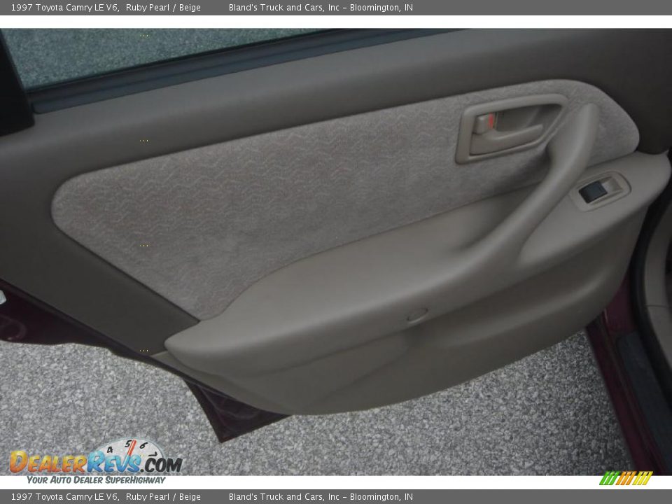 1997 Toyota Camry LE V6 Ruby Pearl / Beige Photo #27