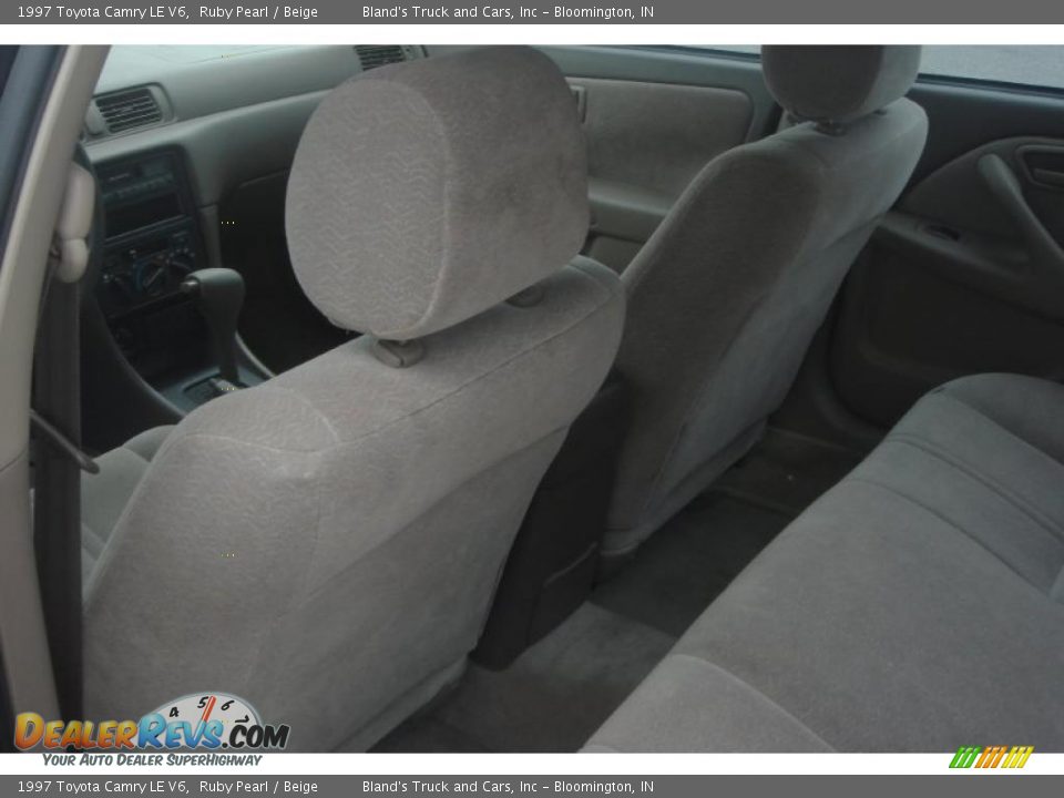 1997 Toyota Camry LE V6 Ruby Pearl / Beige Photo #28