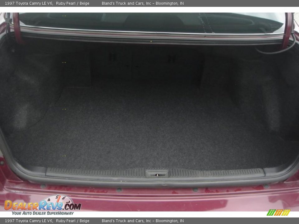 1997 Toyota Camry LE V6 Ruby Pearl / Beige Photo #30
