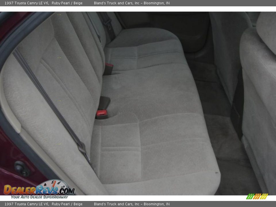 1997 Toyota Camry LE V6 Ruby Pearl / Beige Photo #32
