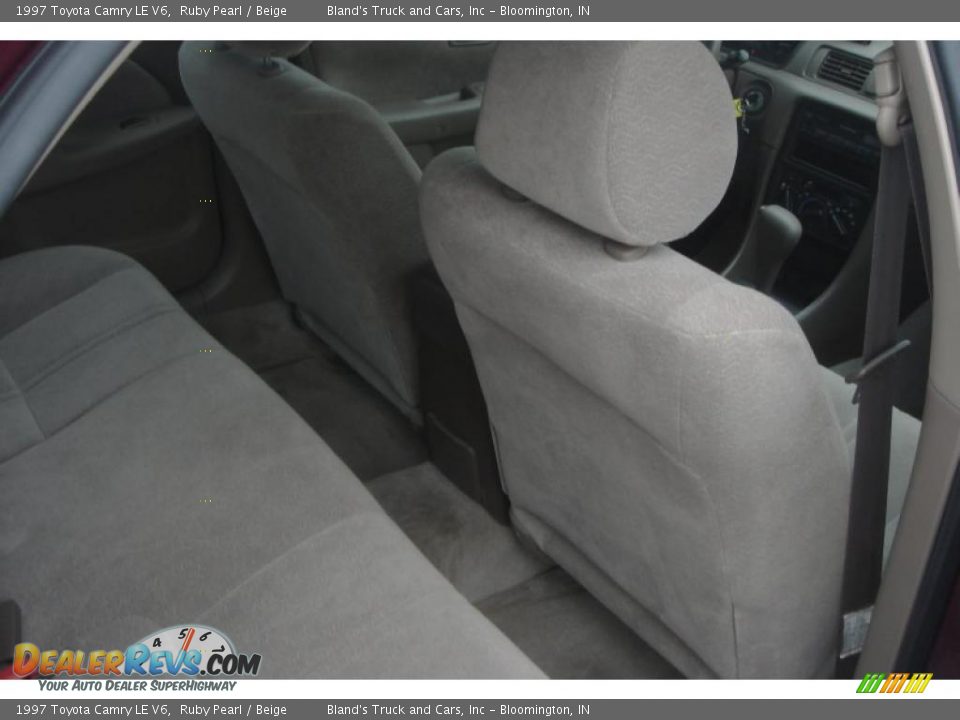 1997 Toyota Camry LE V6 Ruby Pearl / Beige Photo #33