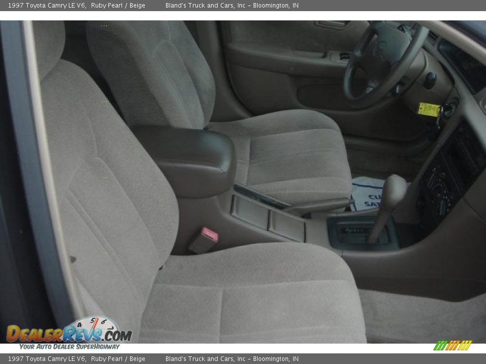 1997 Toyota Camry LE V6 Ruby Pearl / Beige Photo #35