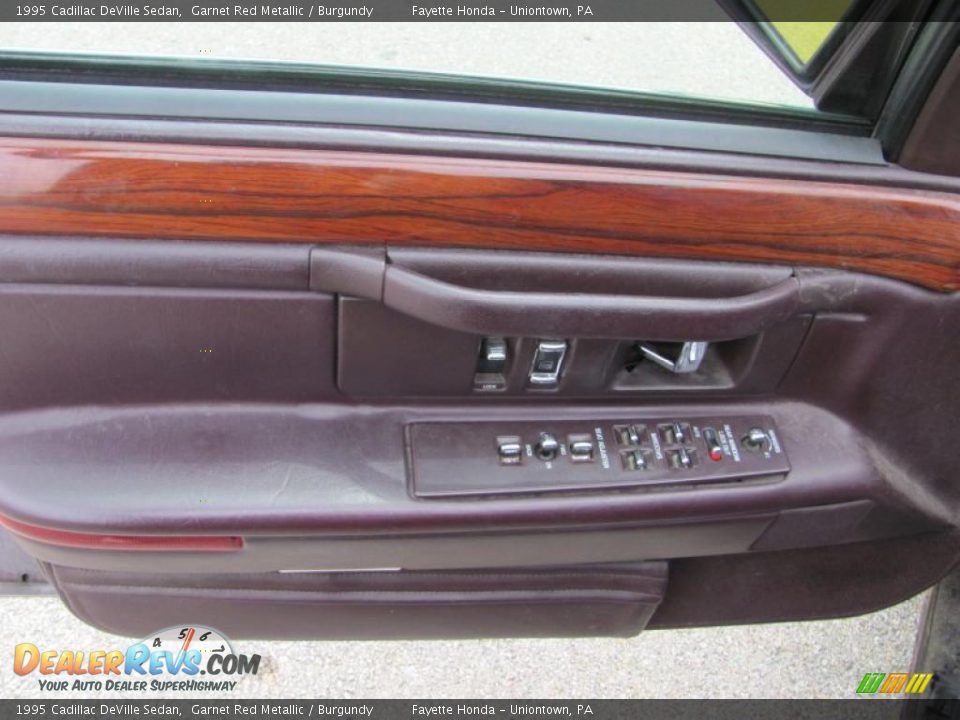 1995 Cadillac DeVille Sedan Garnet Red Metallic / Burgundy Photo #7