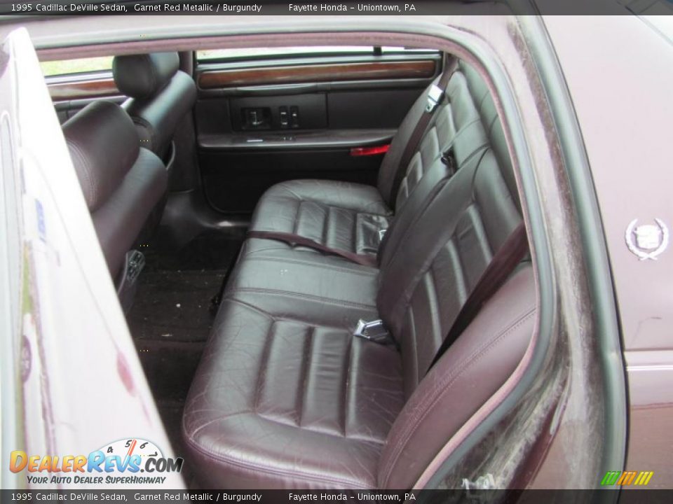 1995 Cadillac DeVille Sedan Garnet Red Metallic / Burgundy Photo #9