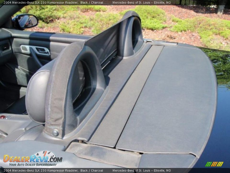 2004 Mercedes-Benz SLK 230 Kompressor Roadster Black / Charcoal Photo #16