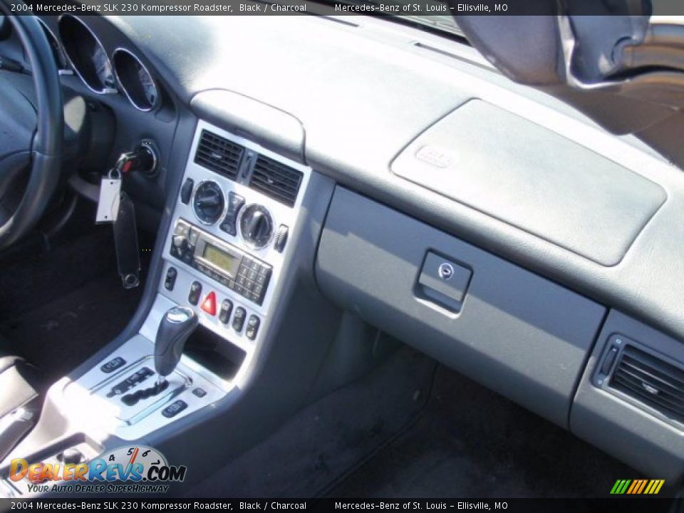 2004 Mercedes-Benz SLK 230 Kompressor Roadster Black / Charcoal Photo #19