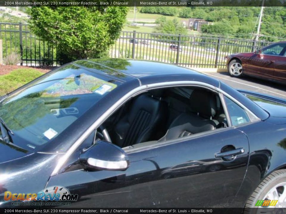 2004 Mercedes-Benz SLK 230 Kompressor Roadster Black / Charcoal Photo #30