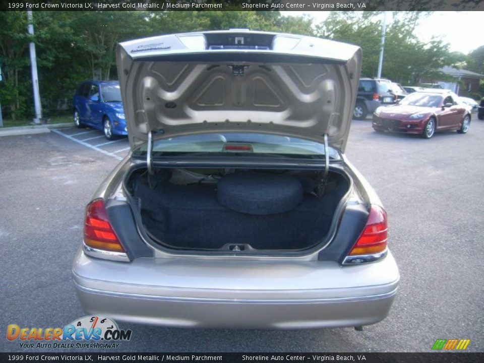 1999 Ford Crown Victoria LX Harvest Gold Metallic / Medium Parchment Photo #10