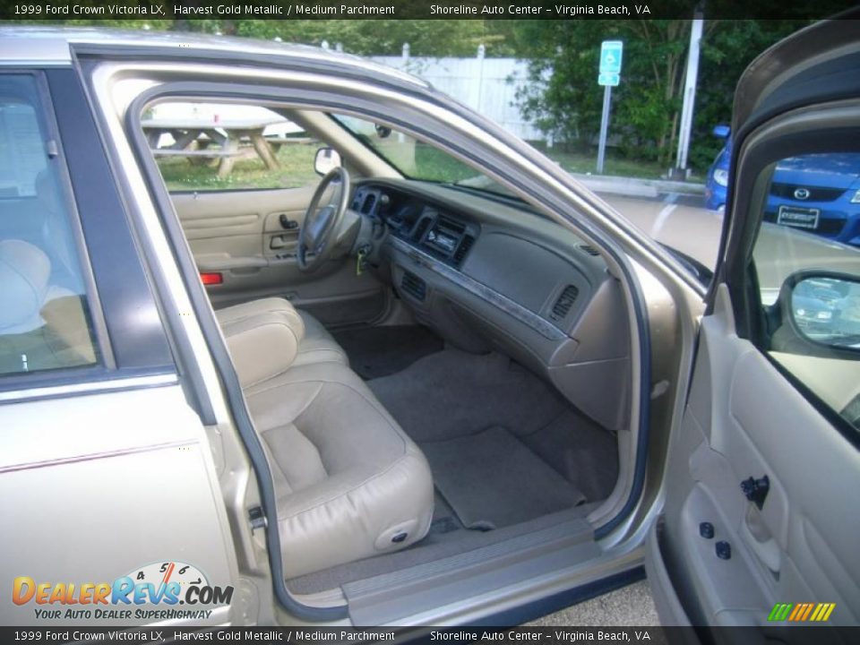1999 Ford Crown Victoria LX Harvest Gold Metallic / Medium Parchment Photo #12