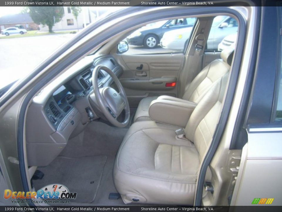 1999 Ford Crown Victoria LX Harvest Gold Metallic / Medium Parchment Photo #15