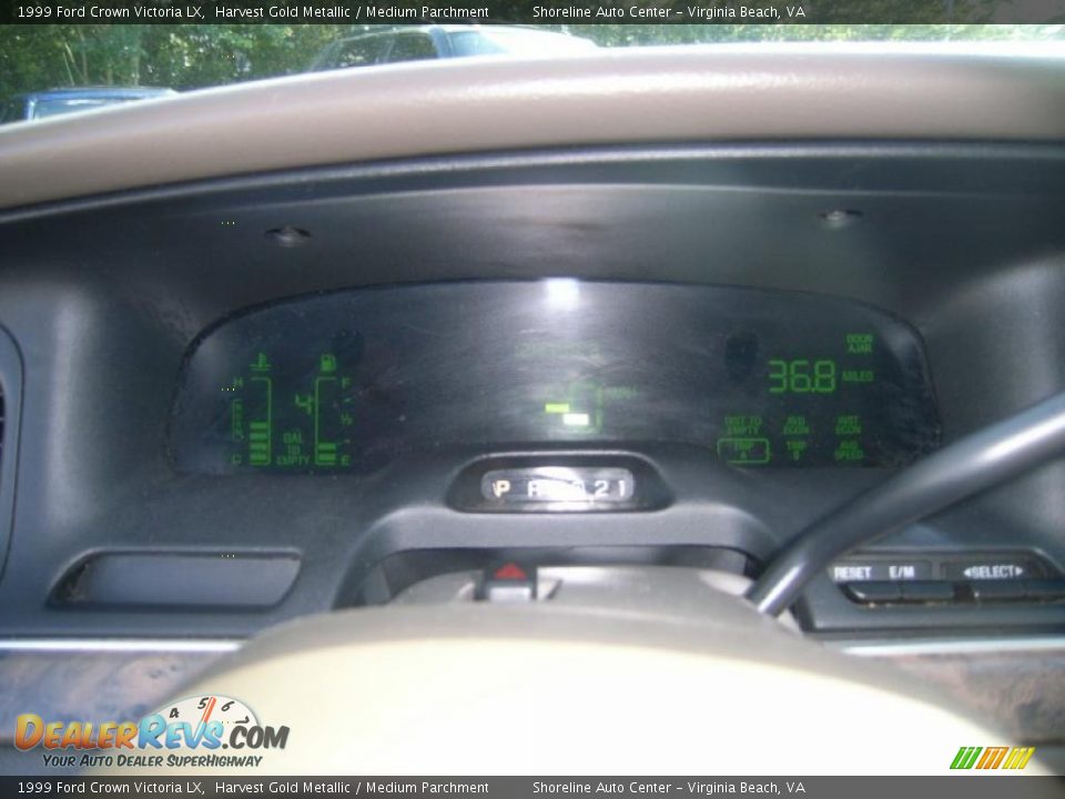 1999 Ford Crown Victoria LX Harvest Gold Metallic / Medium Parchment Photo #19