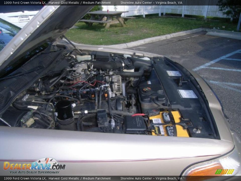 1999 Ford Crown Victoria LX Harvest Gold Metallic / Medium Parchment Photo #20