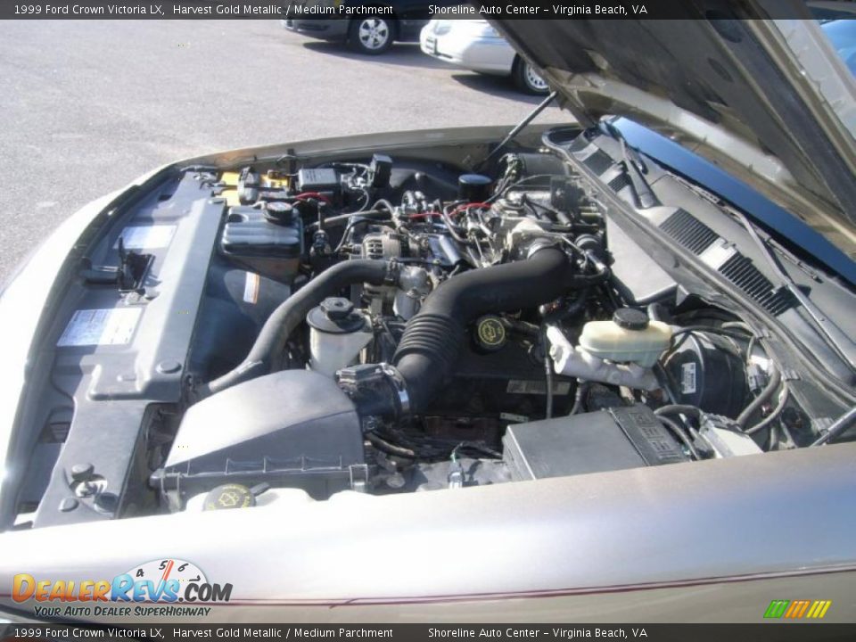 1999 Ford Crown Victoria LX Harvest Gold Metallic / Medium Parchment Photo #22