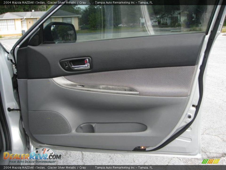 2004 Mazda MAZDA6 i Sedan Glacier Silver Metallic / Gray Photo #20