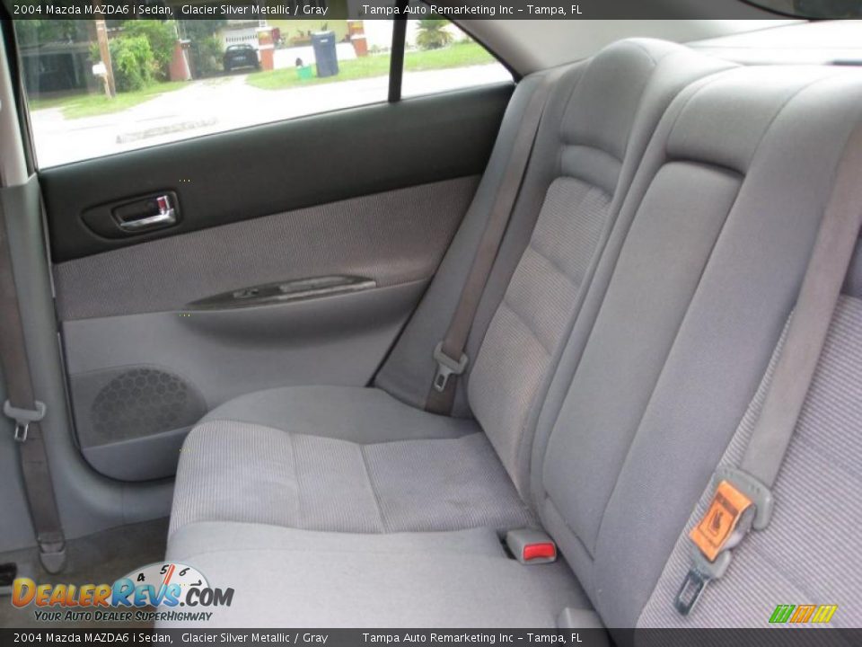 2004 Mazda MAZDA6 i Sedan Glacier Silver Metallic / Gray Photo #25