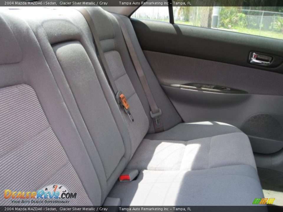 2004 Mazda MAZDA6 i Sedan Glacier Silver Metallic / Gray Photo #26