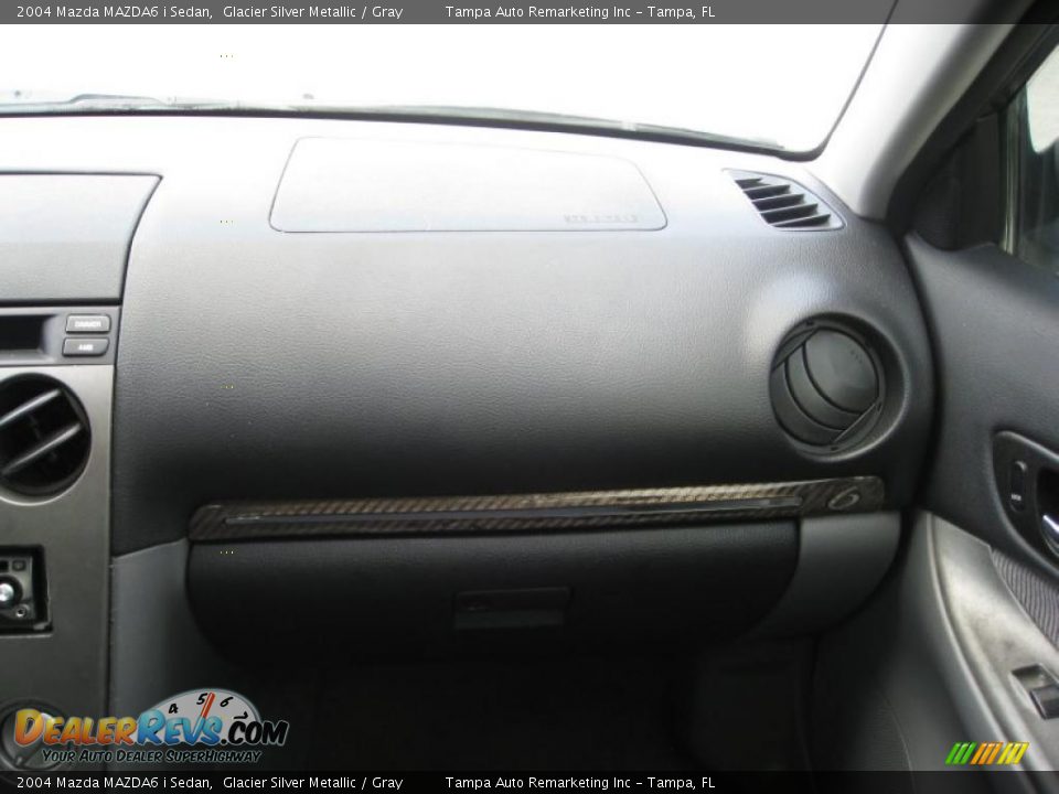 2004 Mazda MAZDA6 i Sedan Glacier Silver Metallic / Gray Photo #30