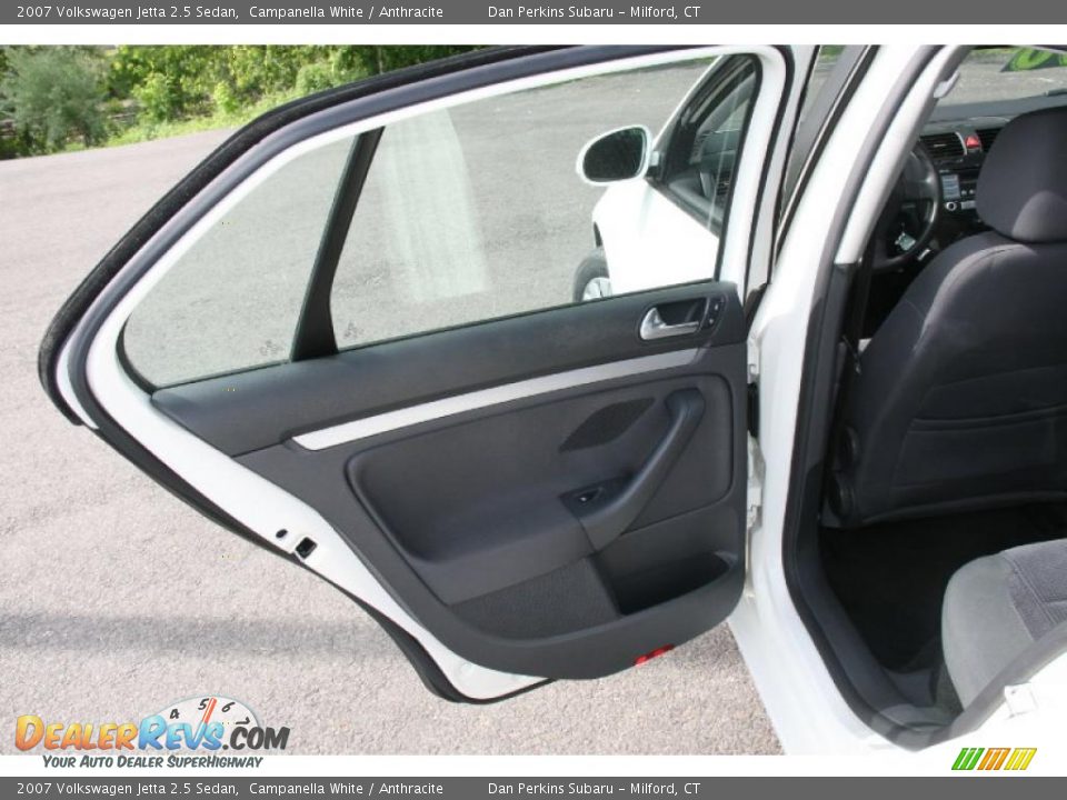 2007 Volkswagen Jetta 2.5 Sedan Campanella White / Anthracite Photo #13