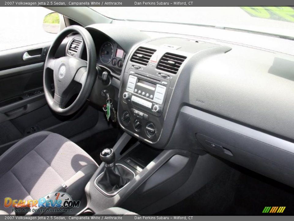 2007 Volkswagen Jetta 2.5 Sedan Campanella White / Anthracite Photo #16