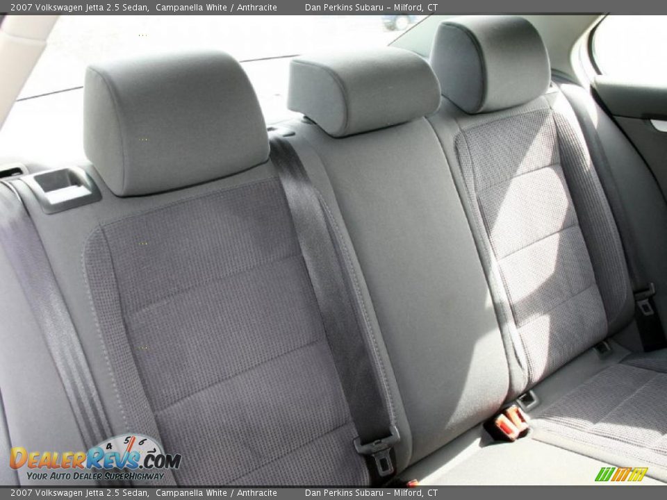 2007 Volkswagen Jetta 2.5 Sedan Campanella White / Anthracite Photo #17