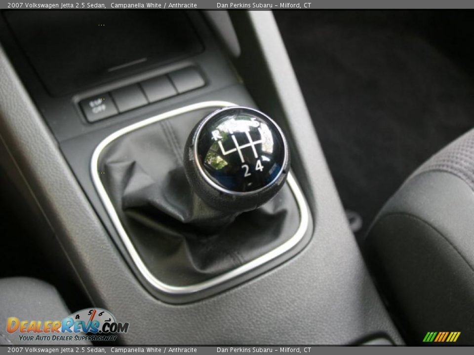 2007 Volkswagen Jetta 2.5 Sedan Campanella White / Anthracite Photo #23