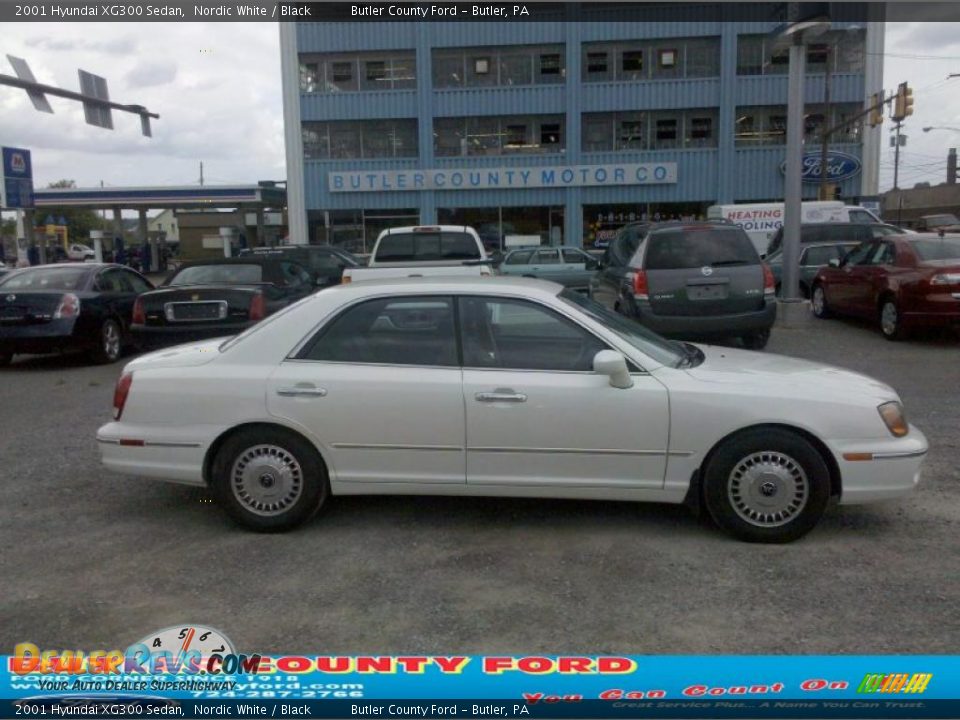 2001 Hyundai XG300 Sedan Nordic White / Black Photo #1