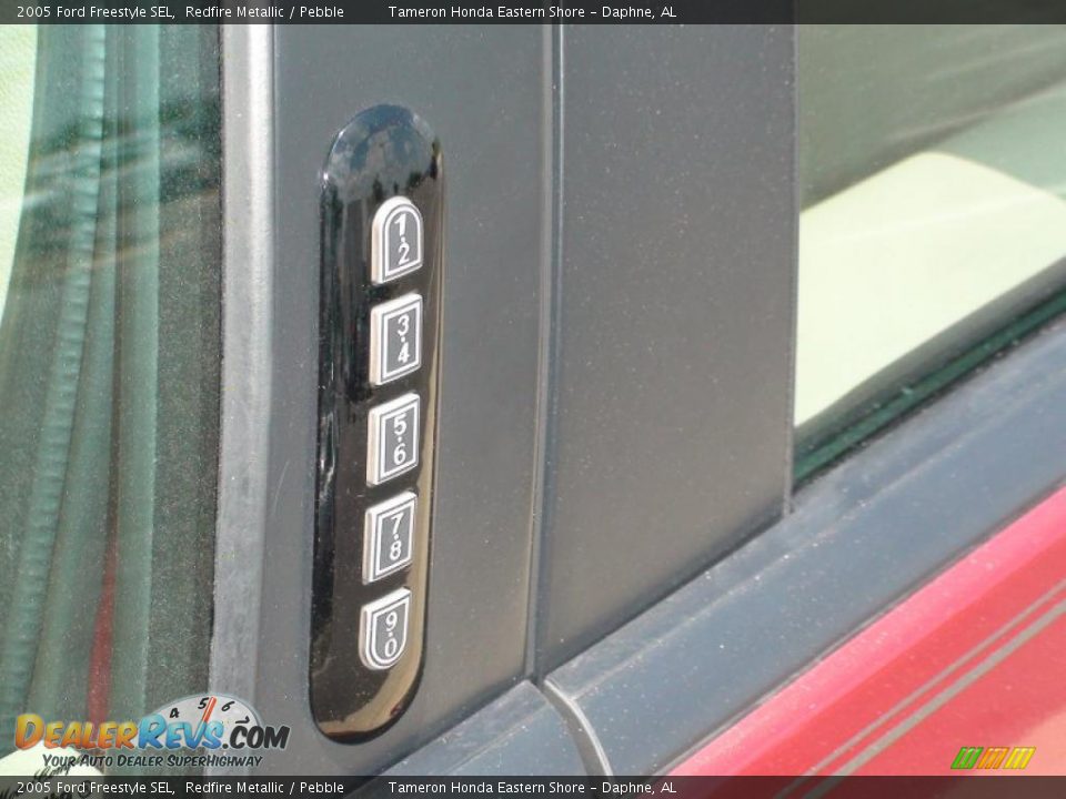 2005 Ford Freestyle SEL Redfire Metallic / Pebble Photo #14