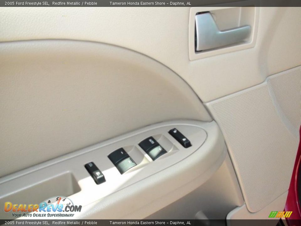 2005 Ford Freestyle SEL Redfire Metallic / Pebble Photo #18