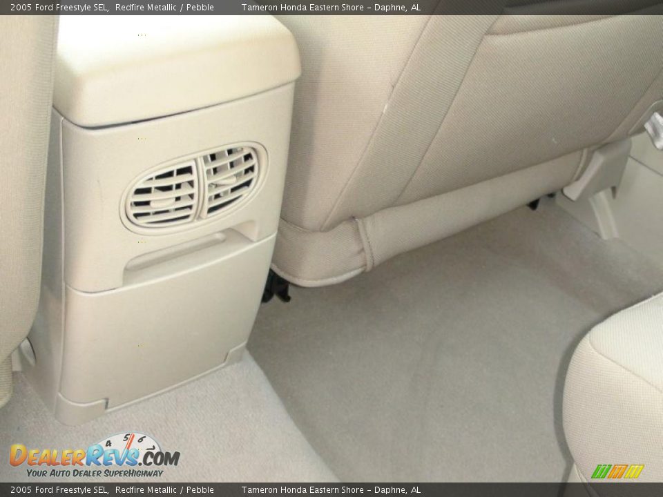 2005 Ford Freestyle SEL Redfire Metallic / Pebble Photo #33