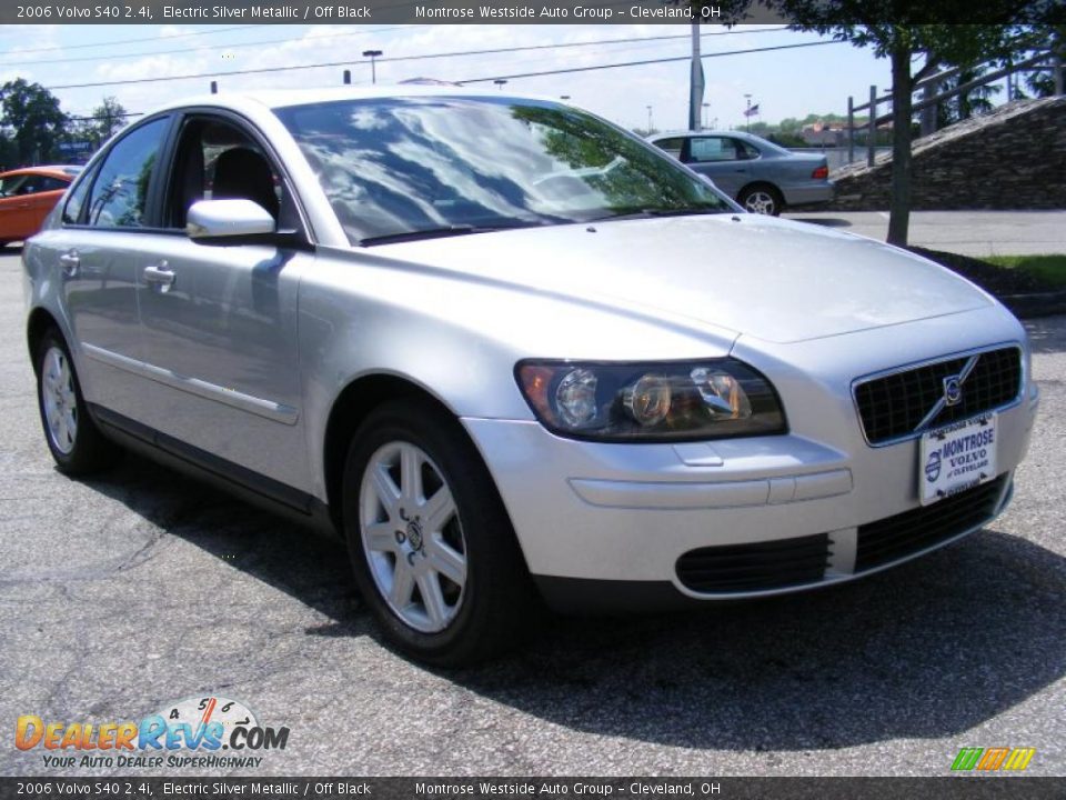 2006 Volvo S40 2.4i Electric Silver Metallic / Off Black Photo #7