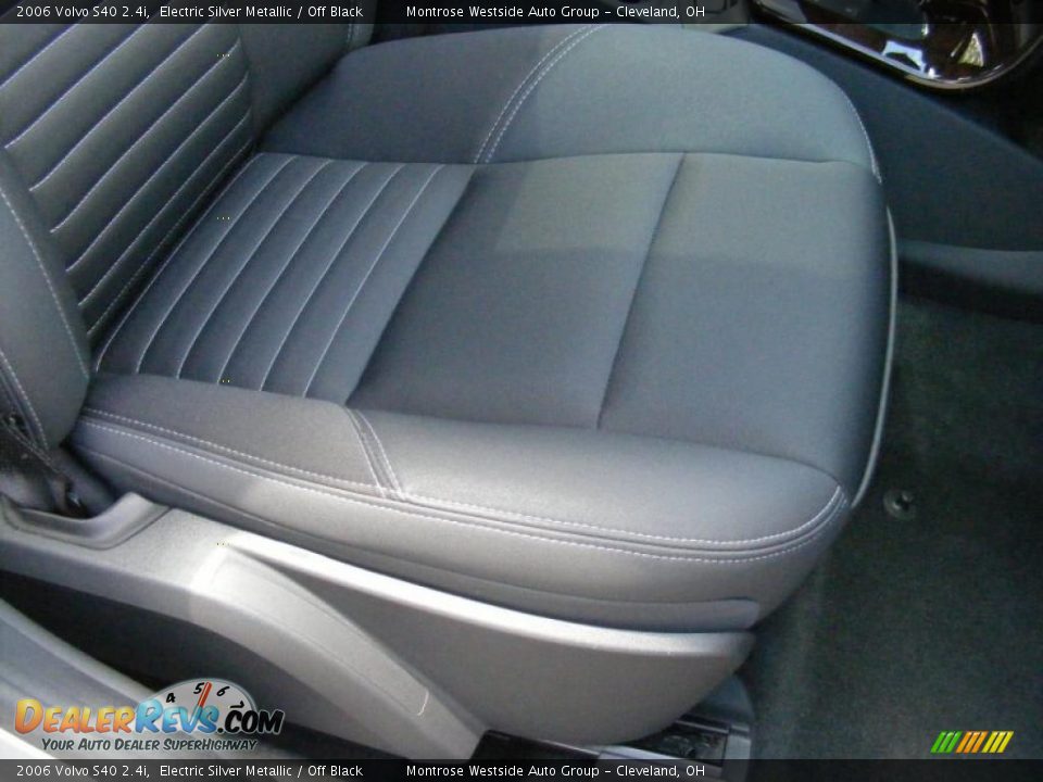 2006 Volvo S40 2.4i Electric Silver Metallic / Off Black Photo #14