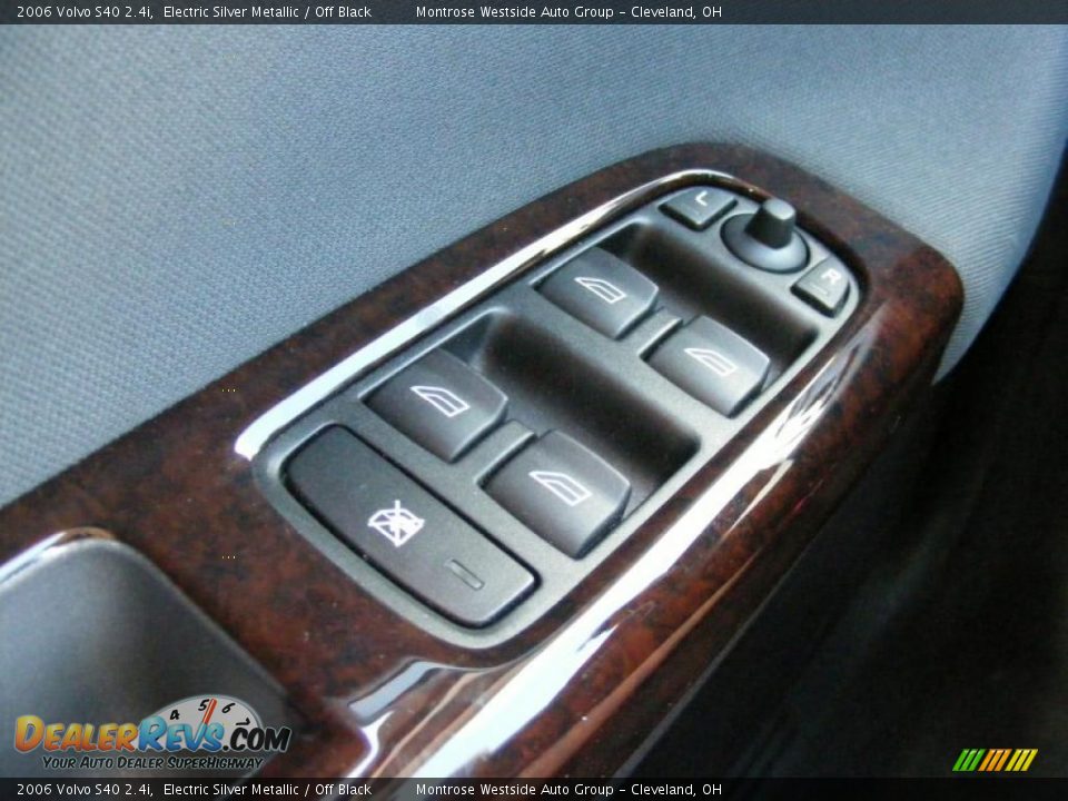 2006 Volvo S40 2.4i Electric Silver Metallic / Off Black Photo #23