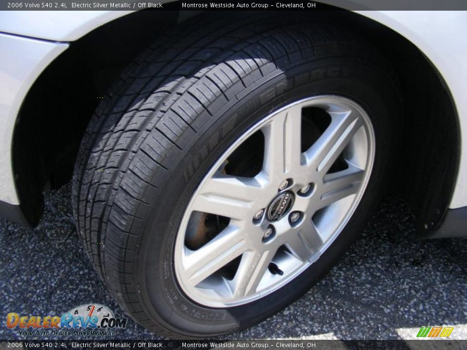 2006 Volvo S40 2.4i Electric Silver Metallic / Off Black Photo #28
