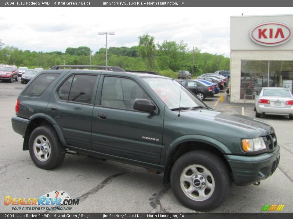 2004 Isuzu Rodeo S 4WD Mistral Green / Beige Photo #1