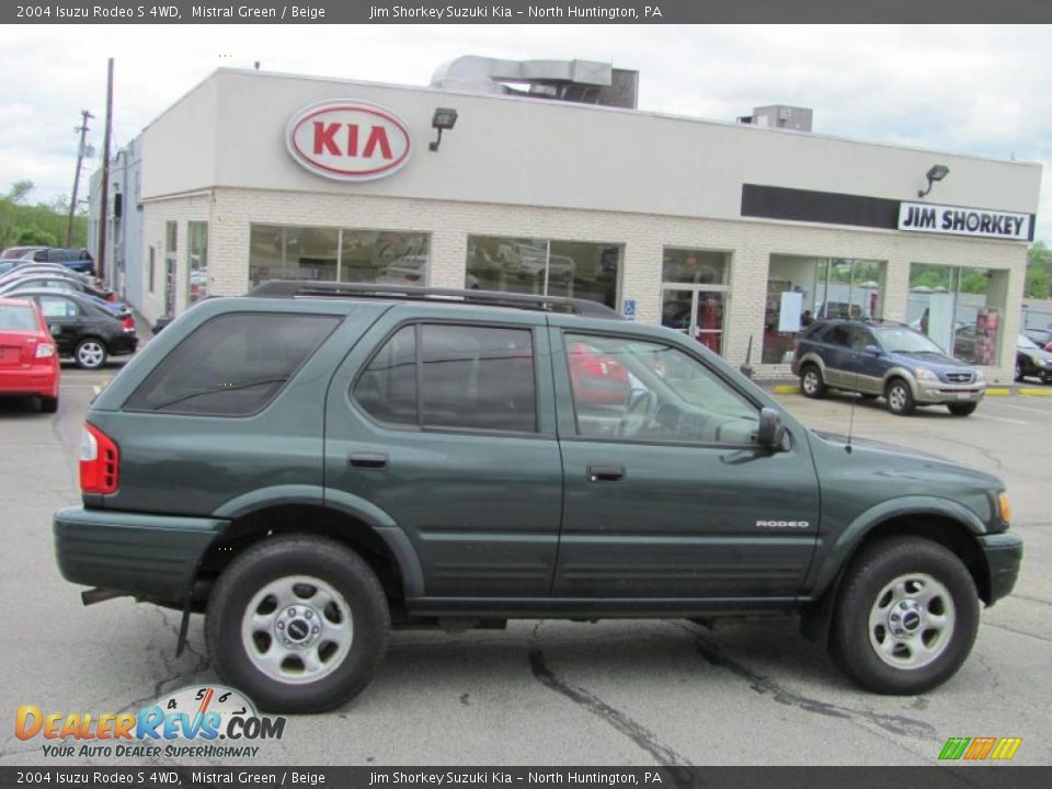 2004 Isuzu Rodeo S 4WD Mistral Green / Beige Photo #2