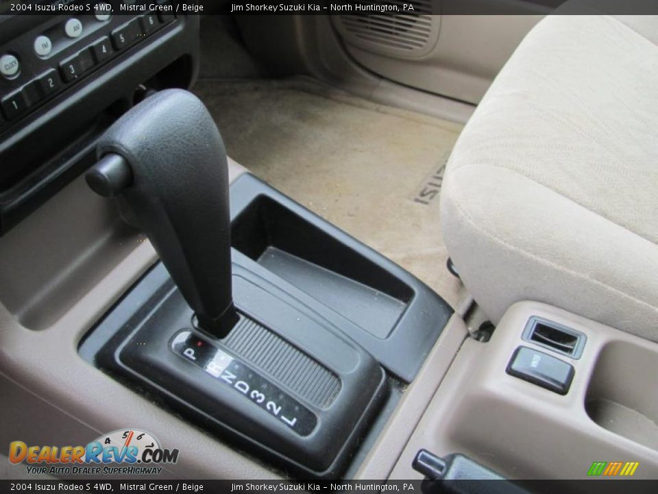 2004 Isuzu Rodeo S 4WD Mistral Green / Beige Photo #11