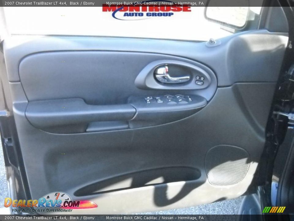 2007 Chevrolet TrailBlazer LT 4x4 Black / Ebony Photo #8
