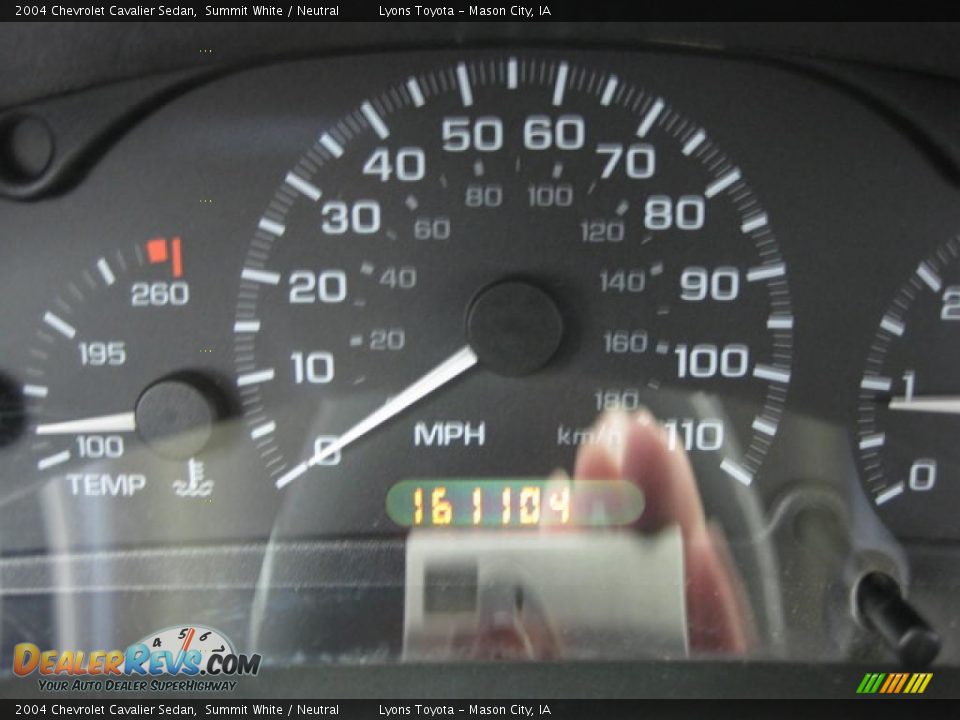 2004 Chevrolet Cavalier Sedan Summit White / Neutral Photo #5