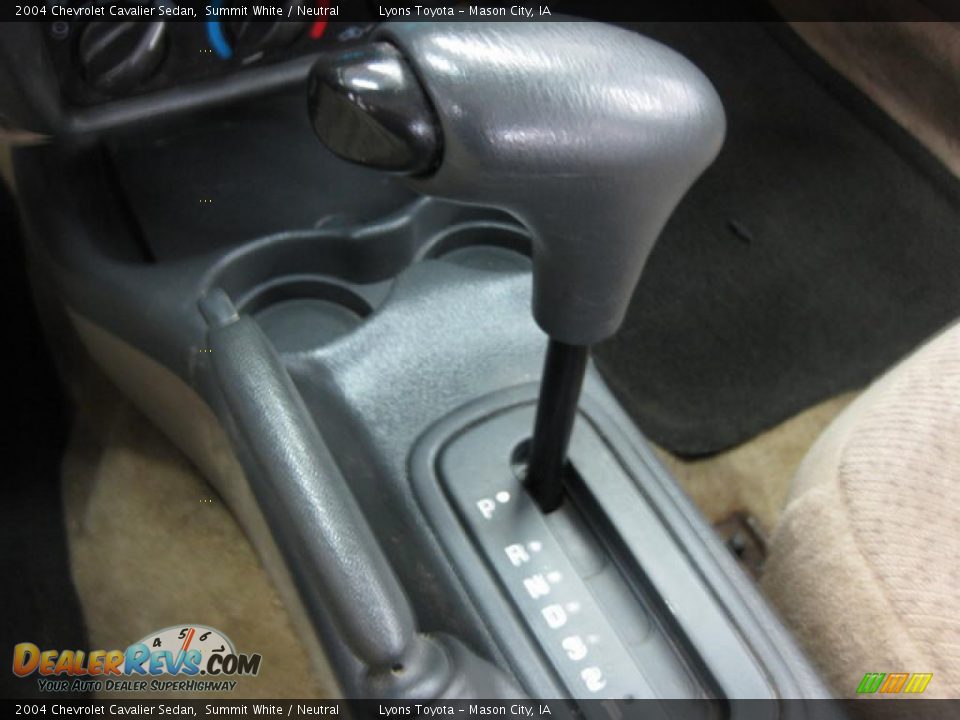 2004 Chevrolet Cavalier Sedan Summit White / Neutral Photo #7