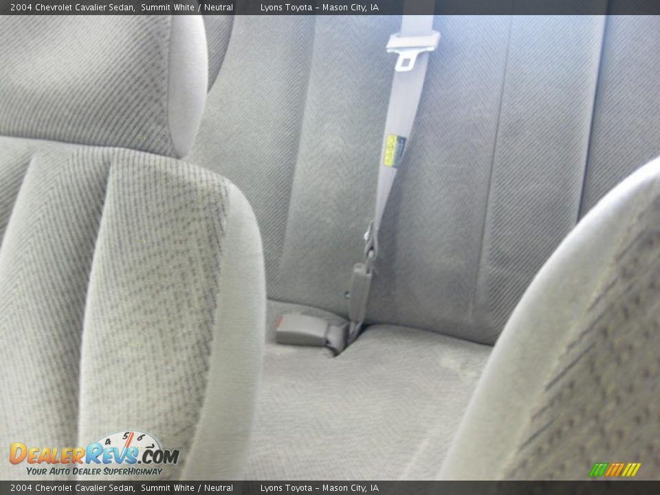 2004 Chevrolet Cavalier Sedan Summit White / Neutral Photo #8