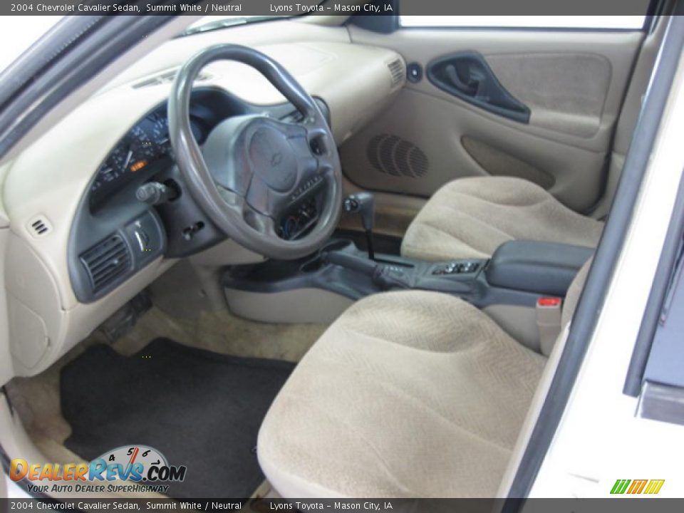 2004 Chevrolet Cavalier Sedan Summit White / Neutral Photo #9